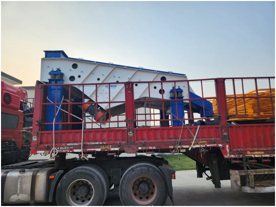 直線(xiàn)篩、方形搖擺篩發(fā)貨