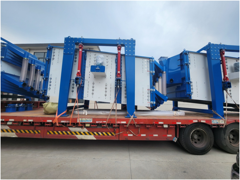 壓裂砂篩分方形搖擺篩設(shè)備發(fā)貨